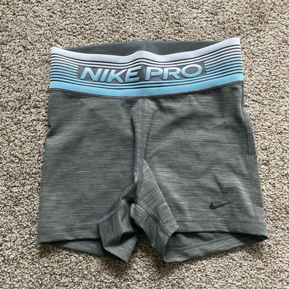 Women’s Nike Pro Shorts Size S